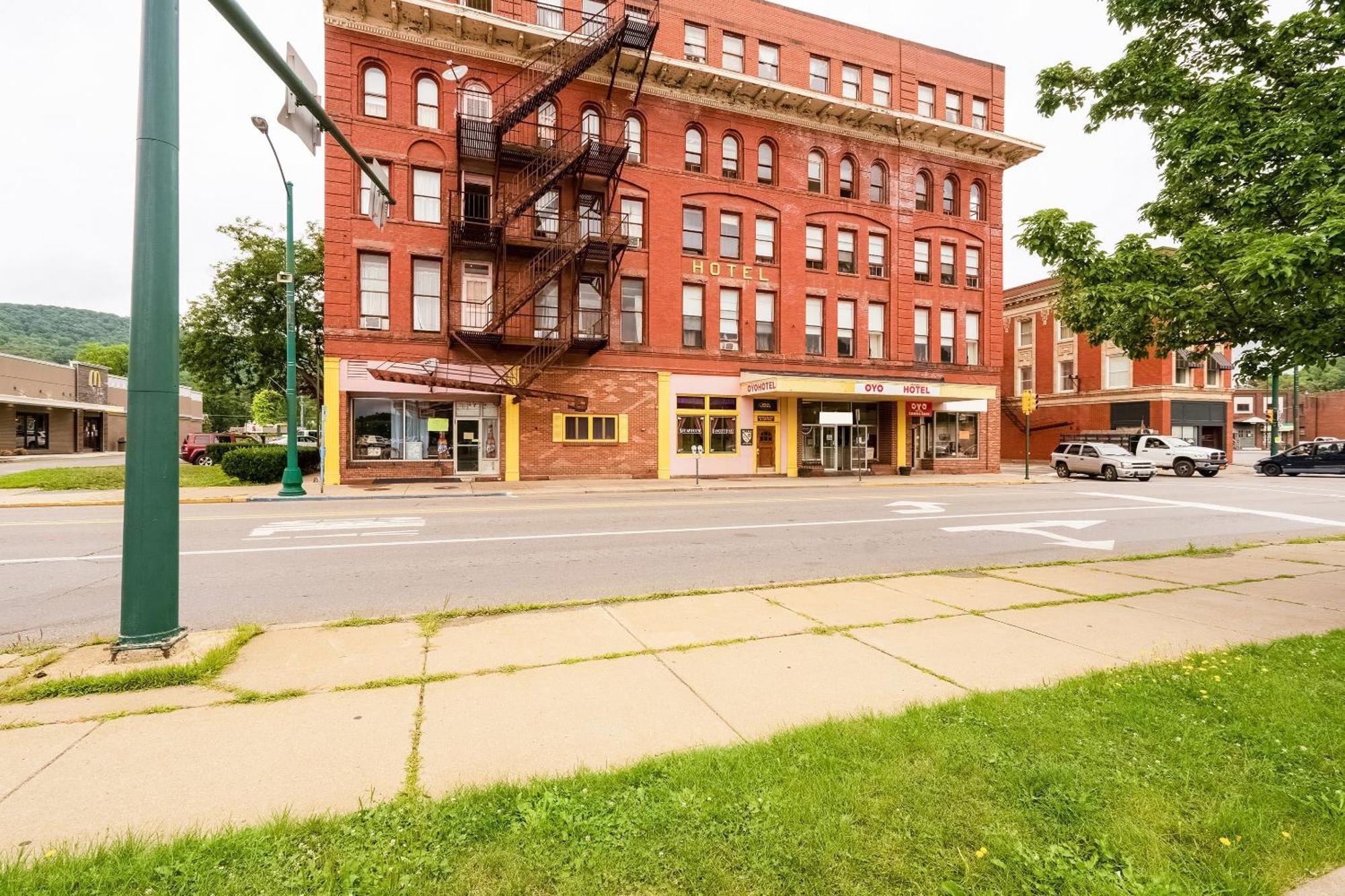 Oyo Hotel Bradford Main St Pa Bagian luar foto