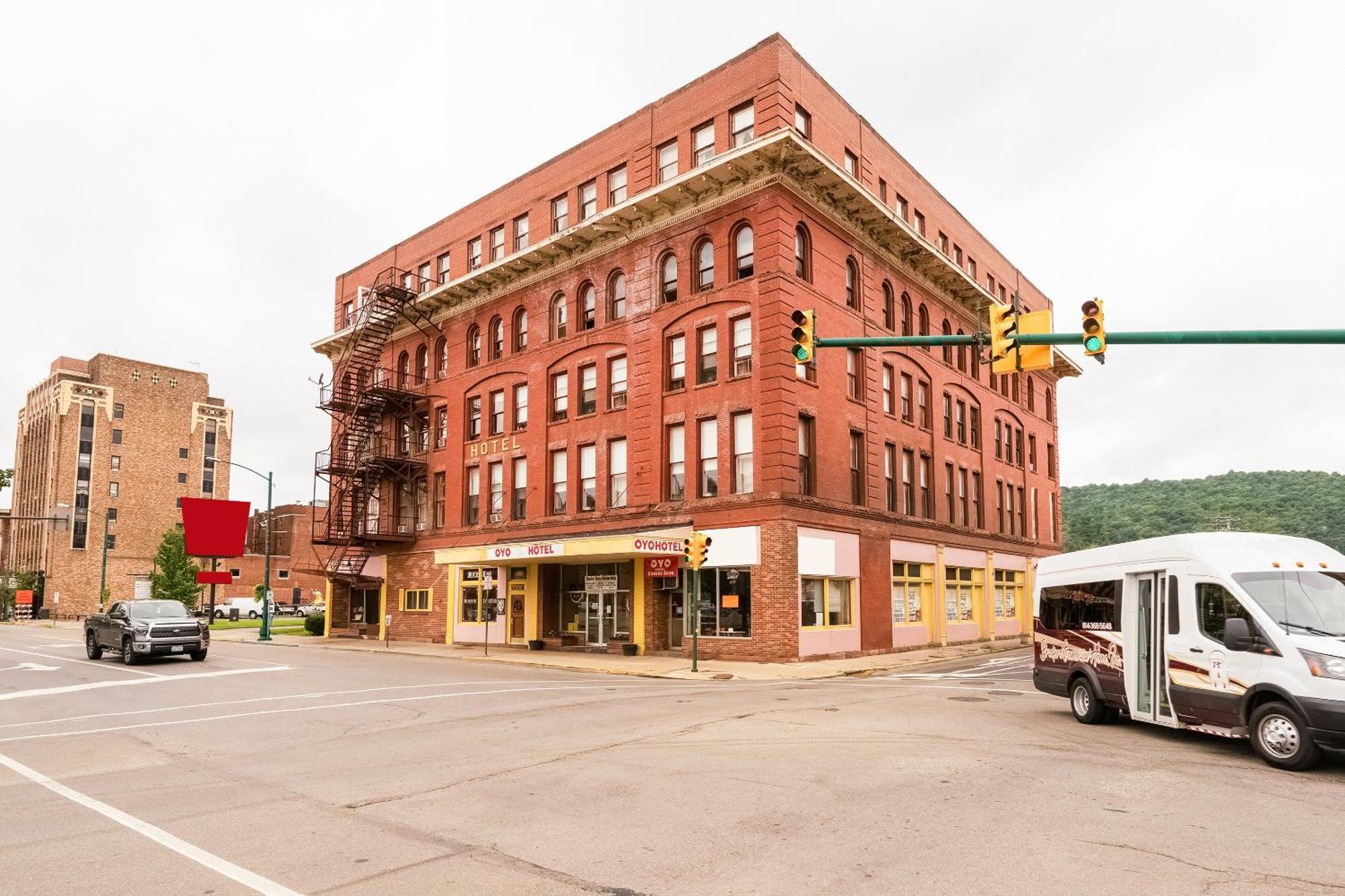 Oyo Hotel Bradford Main St Pa Bagian luar foto